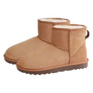 NIB Kirkland Signature Ladies' Shearling Boot
